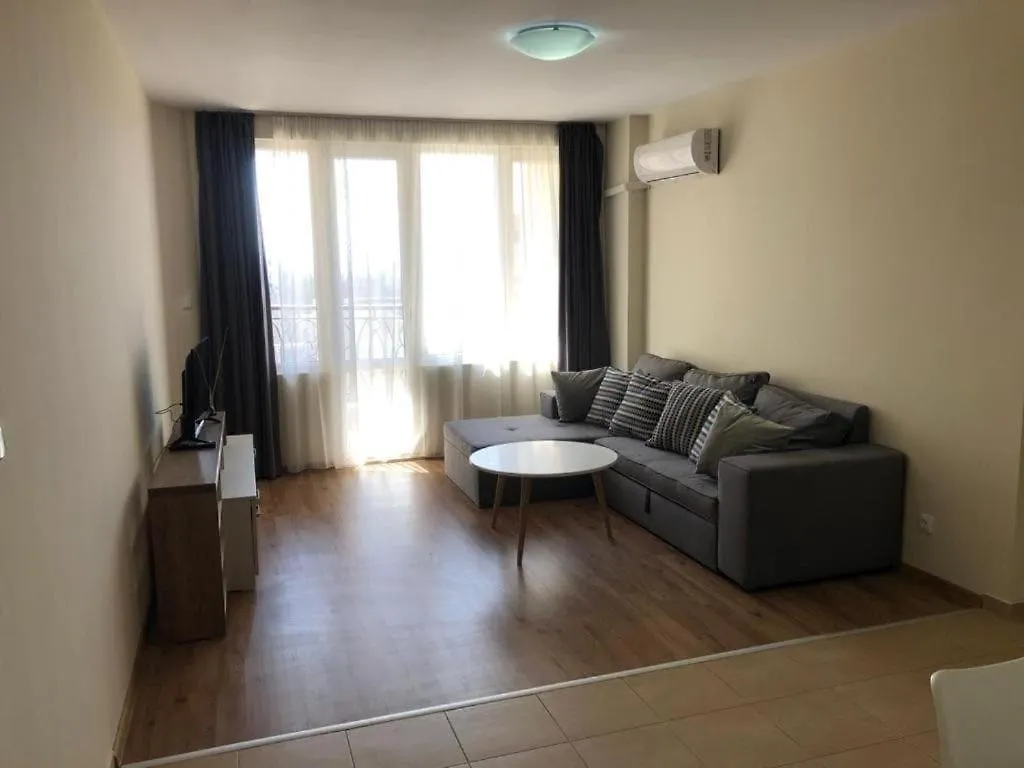 Apartment Lazur, Flora Beach Resort 포마리