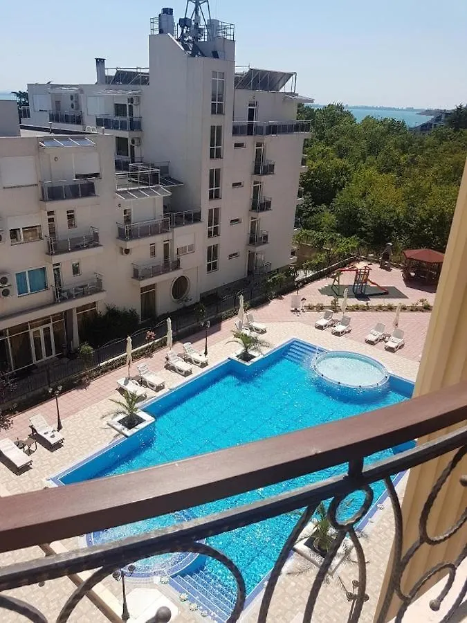 Apartment Lazur, Flora Beach Resort 포마리