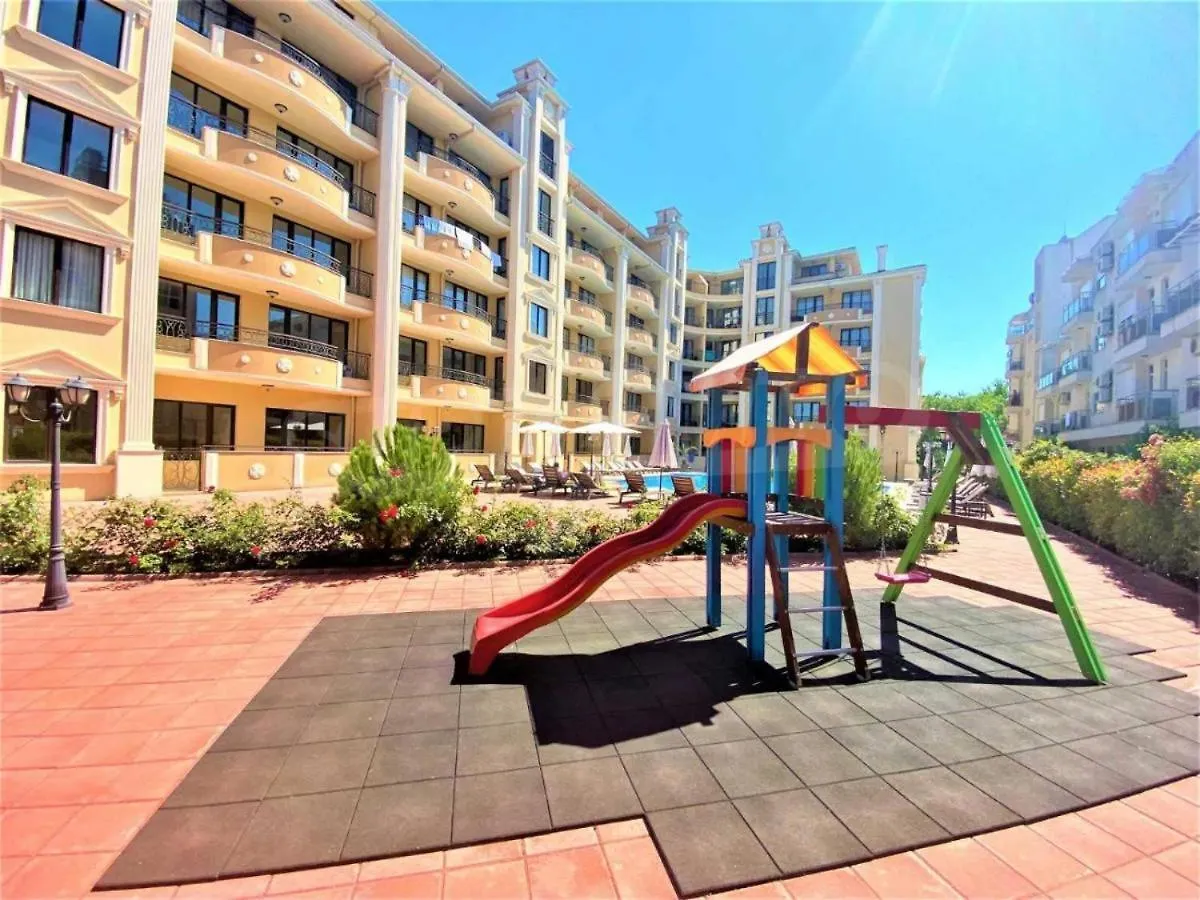 Apartment Lazur, Flora Beach Resort 포마리